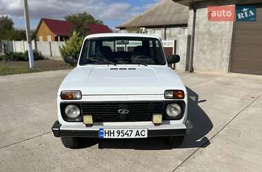 Внедорожник / Кроссовер ВАЗ 21214 / 4x4 2015 в 