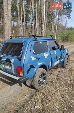 Позашляховик / Кросовер ВАЗ 21214 / 4x4 2007 в Лебедині