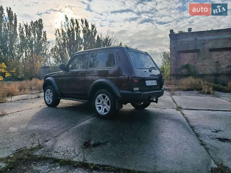 Позашляховик / Кросовер ВАЗ / Lada 21214 / 4x4 2005 в Нікополі