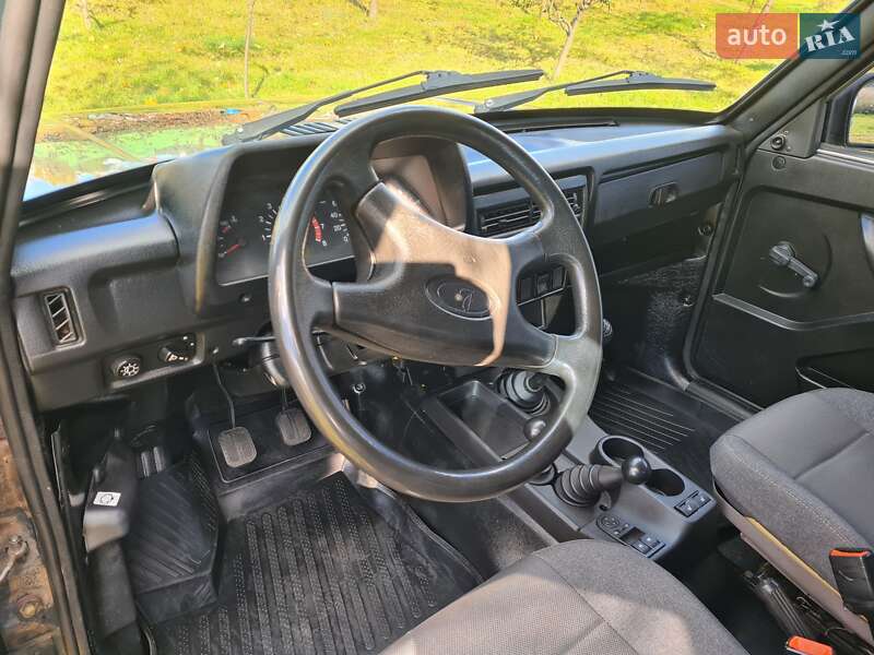 Внедорожник / Кроссовер ВАЗ / Lada 21214 / 4x4 2015 в Львове