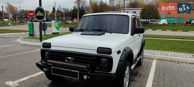 Позашляховик / Кросовер ВАЗ / Lada 21214 / 4x4 2011 в Харкові