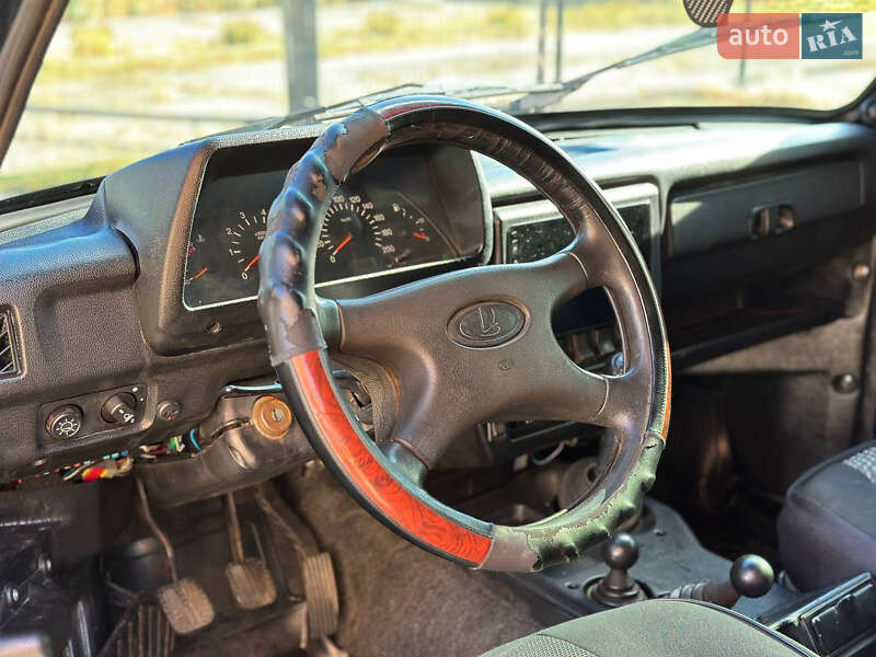 Внедорожник / Кроссовер ВАЗ / Lada 21214 / 4x4 2013 в Днепре фото 9 Внедорожник / Кроссовер ВАЗ / Lada 21214 / 4x4 2013 в Днепре