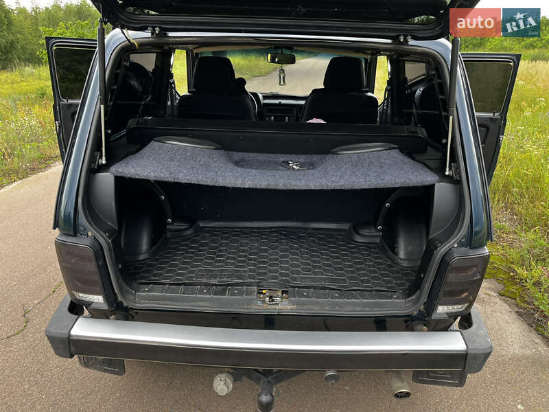 Позашляховик / Кросовер ВАЗ / Lada 21214 / 4x4 2015 в Чернігові