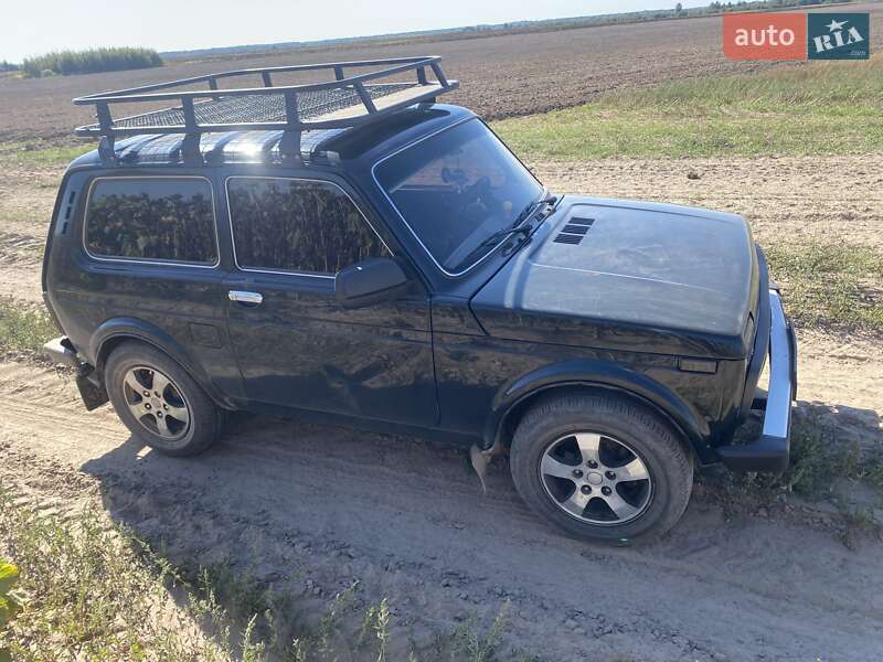 Позашляховик / Кросовер ВАЗ / Lada 21214 / 4x4 2014 в Чернігові
