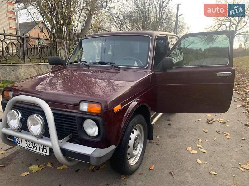 Позашляховик / Кросовер ВАЗ / Lada 21214 / 4x4 2013 в Лохвиці