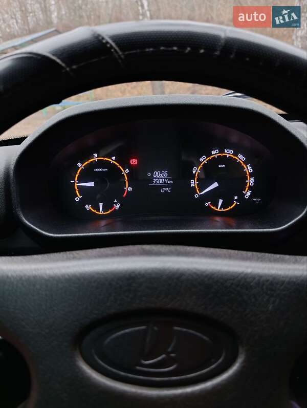 Позашляховик / Кросовер ВАЗ / Lada 21214 / 4x4 2013 в Сумах