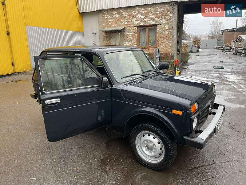 Позашляховик / Кросовер ВАЗ / Lada 21214 / 4x4 2012 в Вінниці