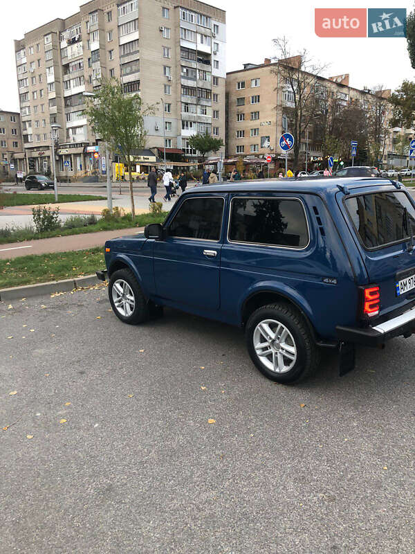 Внедорожник / Кроссовер ВАЗ / Lada 21214 / 4x4 2010 в Виннице