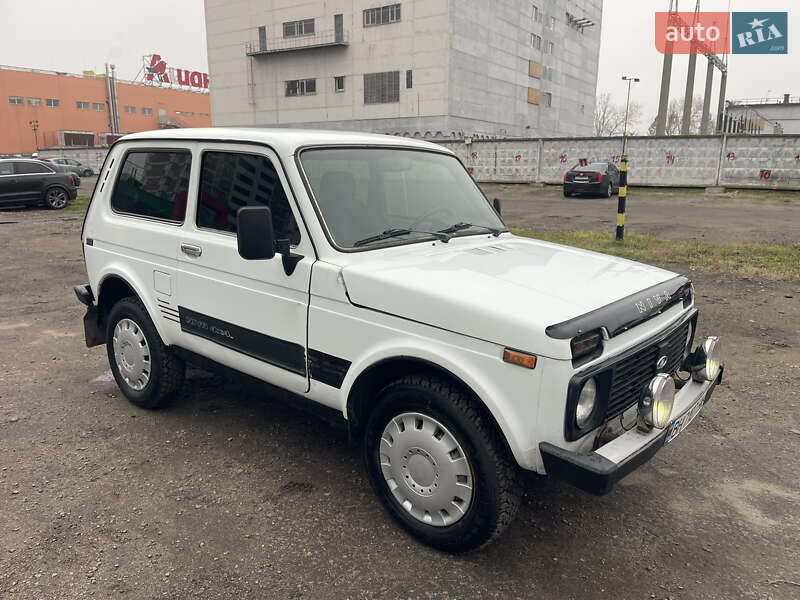 Внедорожник / Кроссовер ВАЗ / Lada 21214 / 4x4 2009 в Киеве