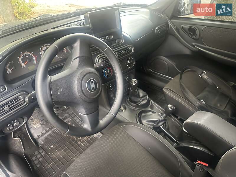 Позашляховик / Кросовер ВАЗ / Lada 2123 Niva 2020 в Кролевці