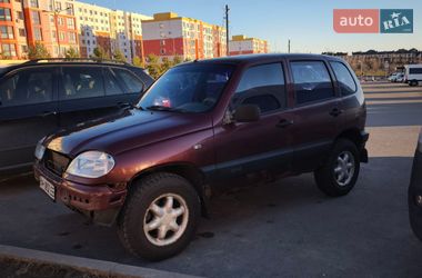 Позашляховик / Кросовер ВАЗ 2123 Niva 2004 в Рівному