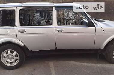 Позашляховик / Кросовер ВАЗ / Lada 2131 Нива 2013 в Києві