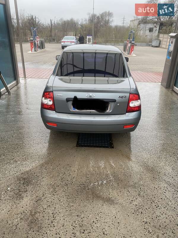 Седан ВАЗ / Lada 2170 Priora 2010 в Кривому Розі