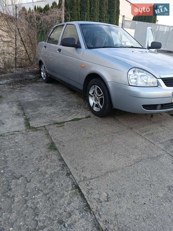 Седан ВАЗ / Lada 2170 Priora 2007 в Ужгороде фото 9 Седан ВАЗ / Lada 2170 Priora 2007 в Ужгороде