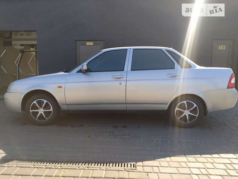 Седан ВАЗ / Lada 2170 Priora 2008 в Первомайську