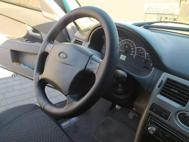 Седан ВАЗ / Lada 2170 Priora 2008 в Первомайську