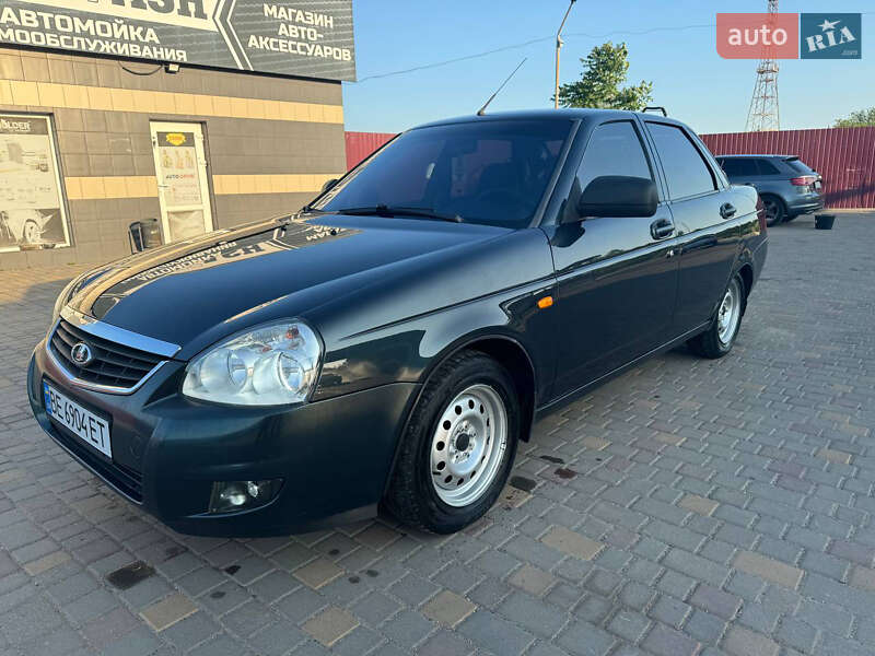 Седан ВАЗ / Lada 2170 Priora 2013 в Николаеве