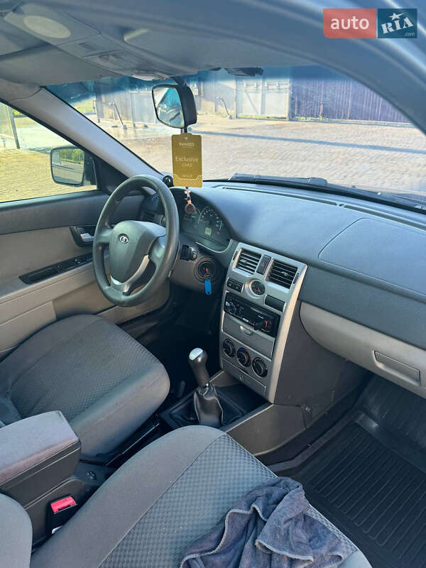 Седан ВАЗ / Lada 2170 Priora 2013 в Николаеве