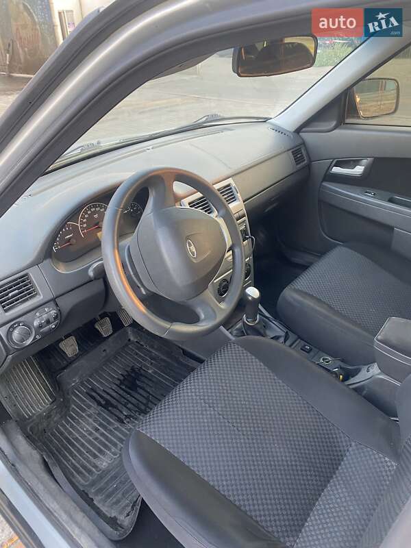 Седан ВАЗ / Lada 2170 Priora 2013 в Слов'янську