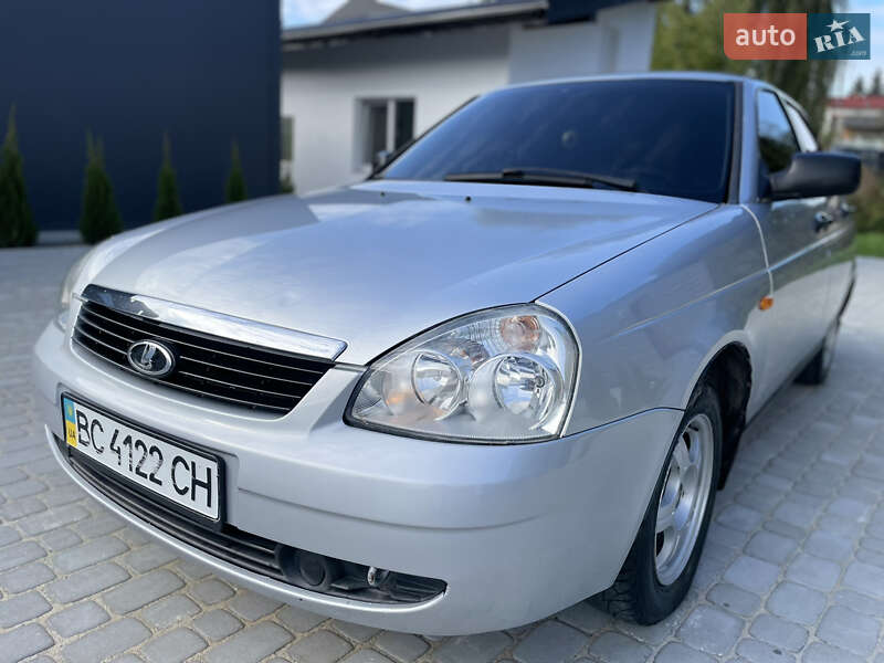 Седан ВАЗ / Lada 2170 Priora 2010 в Львове