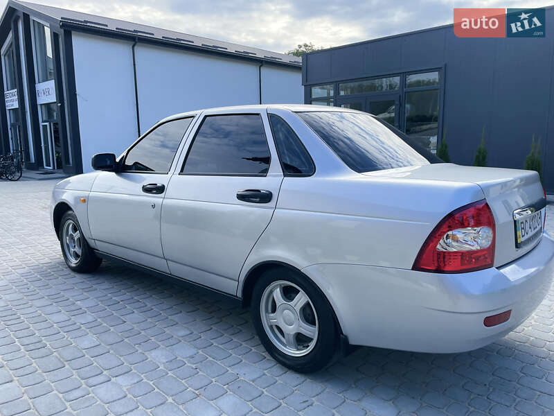 Седан ВАЗ / Lada 2170 Priora 2010 в Львове