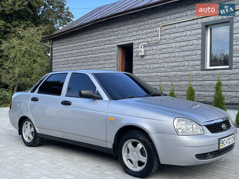 Седан ВАЗ / Lada 2170 Priora 2010 в Львове