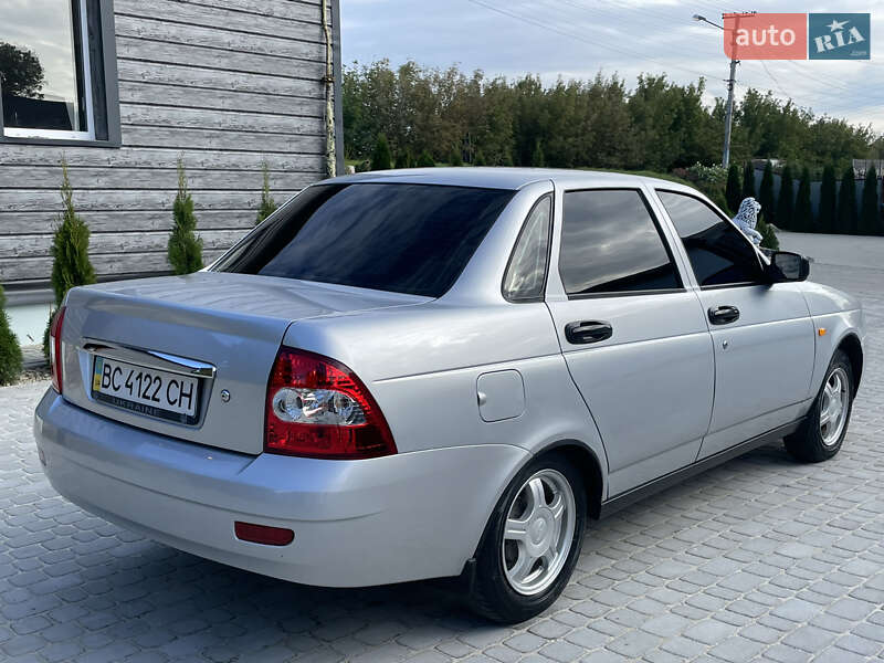 Седан ВАЗ / Lada 2170 Priora 2010 в Львове