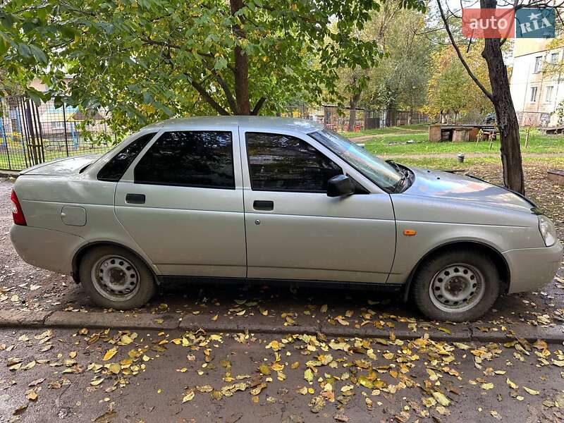 Седан ВАЗ / Lada 2170 Priora 2010 в Кривом Роге