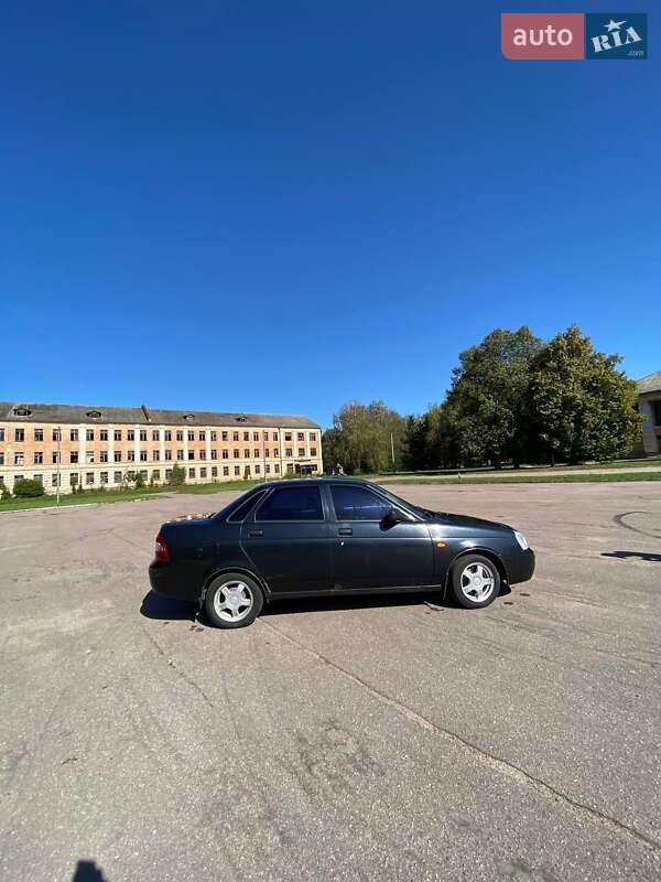 Седан ВАЗ / Lada 2170 Priora 2008 в Емильчине фото 5 Седан ВАЗ / Lada 2170 Priora 2008 в Емильчине