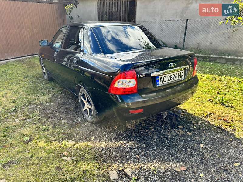 Седан ВАЗ / Lada 2170 Priora 2008 в Ужгороде фото 2 Седан ВАЗ / Lada 2170 Priora 2008 в Ужгороде
