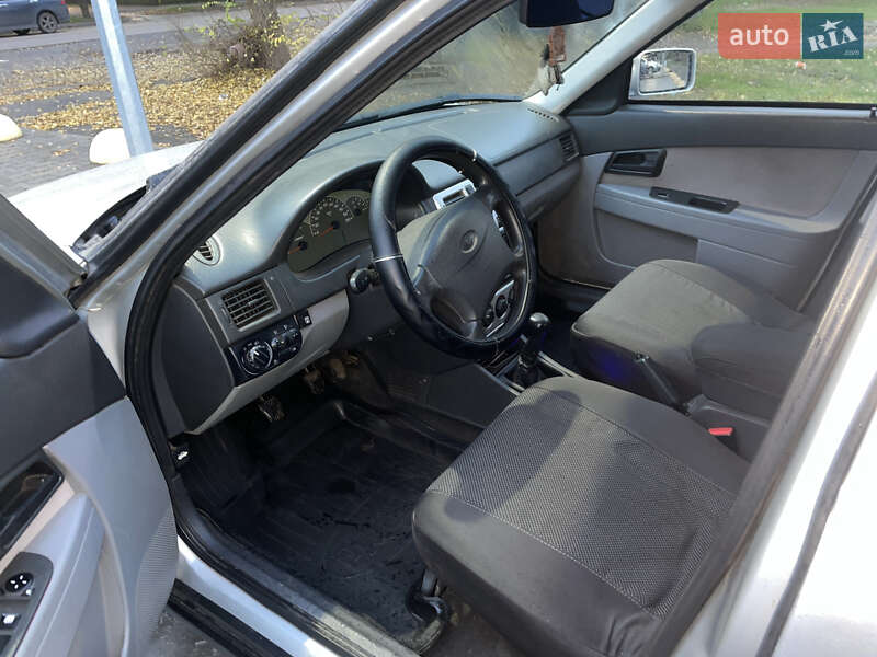 Седан ВАЗ / Lada 2170 Priora 2007 в Кривом Роге фото 7 Седан ВАЗ / Lada 2170 Priora 2007 в Кривом Роге