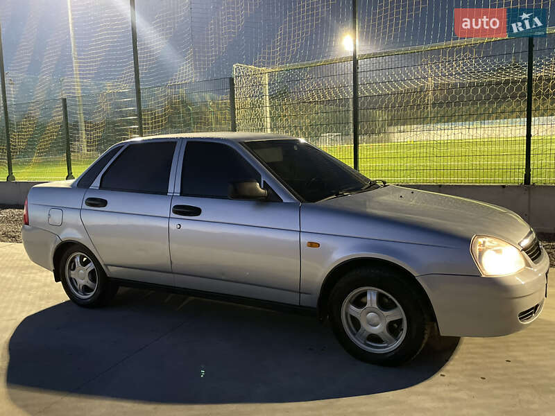 Седан ВАЗ / Lada 2170 Priora 2010 в Львове фото 19 Седан ВАЗ / Lada 2170 Priora 2010 в Львове