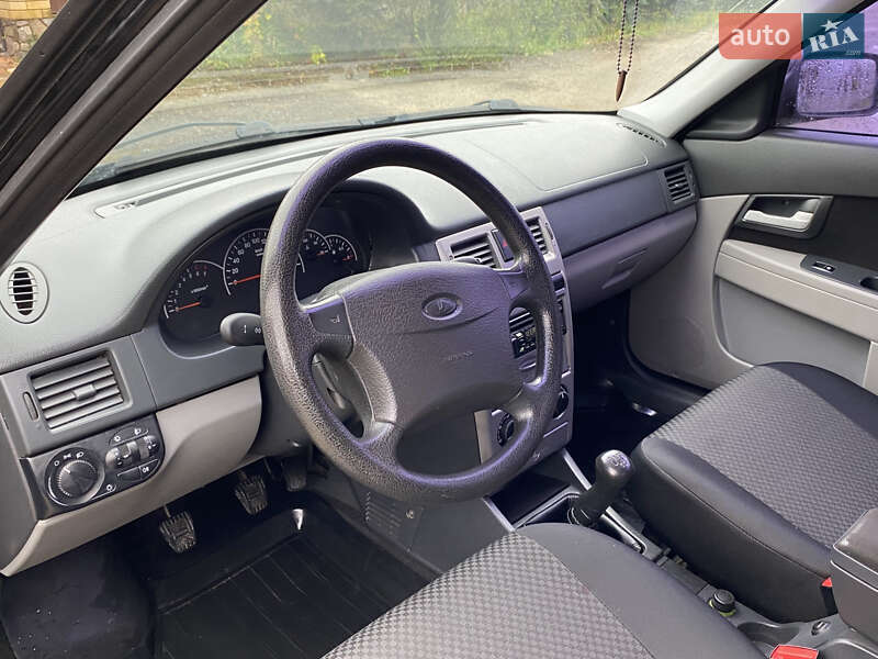 Седан ВАЗ / Lada 2170 Priora 2011 в Охтирці