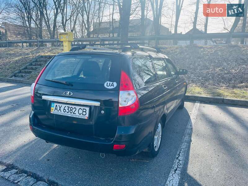 Універсал ВАЗ / Lada 2171 Priora 2009 в Чернівцях