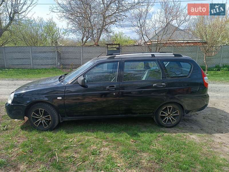 Универсал ВАЗ / Lada 2171 Priora 2011 в Слатино