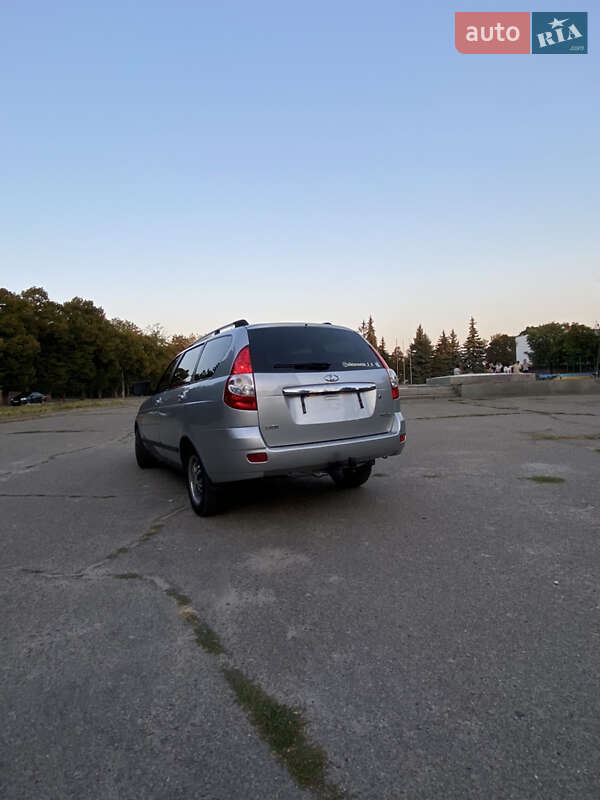 Универсал ВАЗ / Lada 2171 Priora 2012 в Лозовой