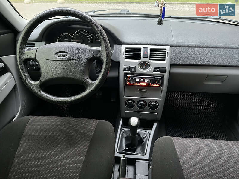 Універсал ВАЗ / Lada 2171 Priora 2011 в Хмельницькому