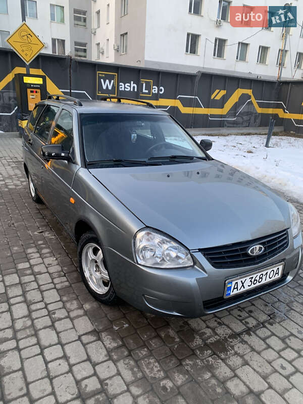 Универсал ВАЗ 2171 Priora 2011 в 