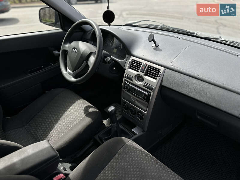 Универсал ВАЗ / Lada 2171 Priora 2012 в Киеве фото 48 Универсал ВАЗ / Lada 2171 Priora 2012 в Киеве