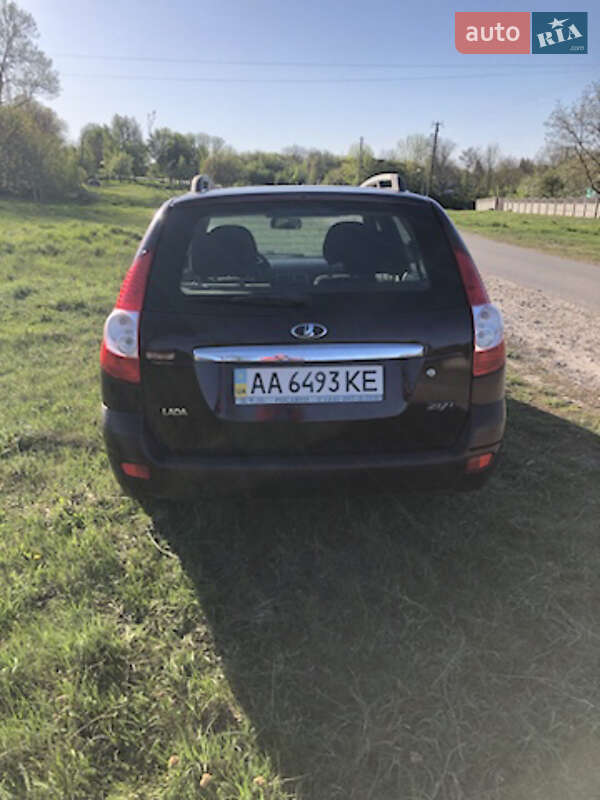Универсал ВАЗ / Lada 2171 Priora 2010 в Тараще