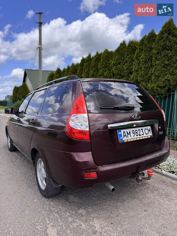 Универсал ВАЗ / Lada 2171 Priora 2011 в Попельне