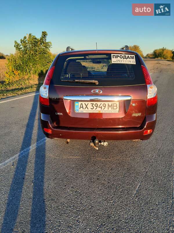 Универсал ВАЗ / Lada 2171 Priora 2011 в Лозовой