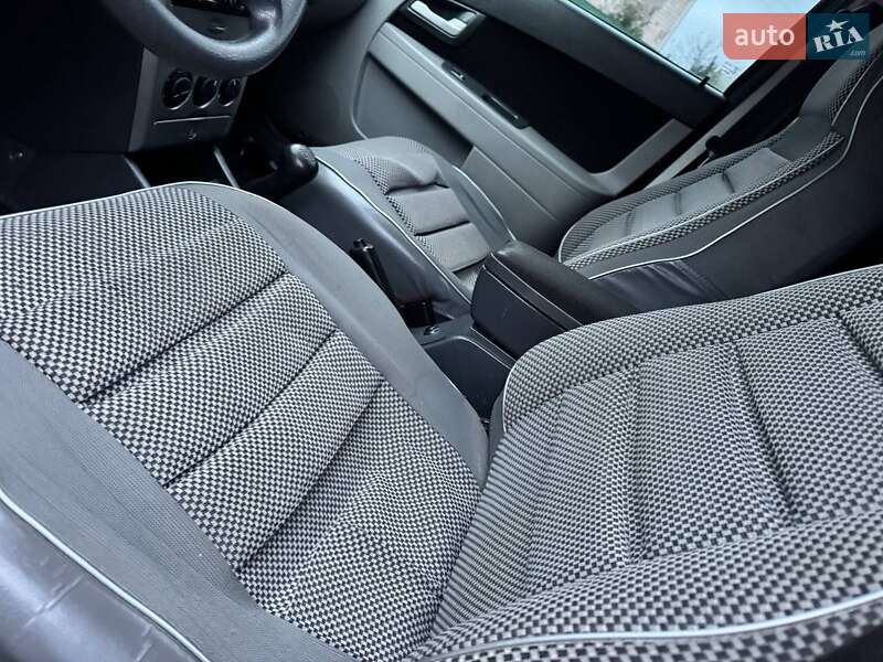 Универсал ВАЗ / Lada 2171 Priora 2010 в Ахтырке фото 35 Универсал ВАЗ / Lada 2171 Priora 2010 в Ахтырке