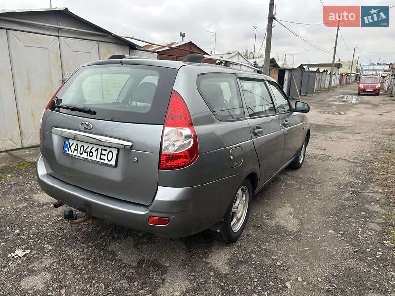 Универсал ВАЗ / Lada 2171 Priora 2011 в Киеве