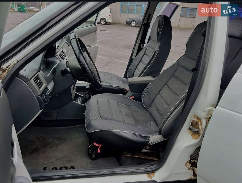 Универсал ВАЗ / Lada 2171 Priora 2009 в Горишних Плавнях фото 8 Универсал ВАЗ / Lada 2171 Priora 2009 в Горишних Плавнях