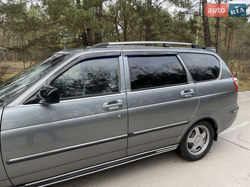 Універсал ВАЗ / Lada 2171 Priora 2011 в Славуті