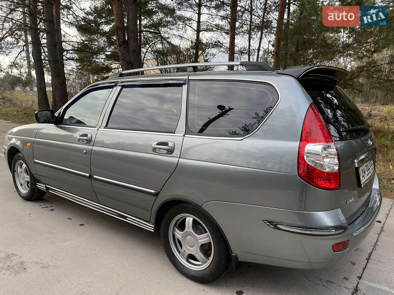 Універсал ВАЗ / Lada 2171 Priora 2011 в Славуті