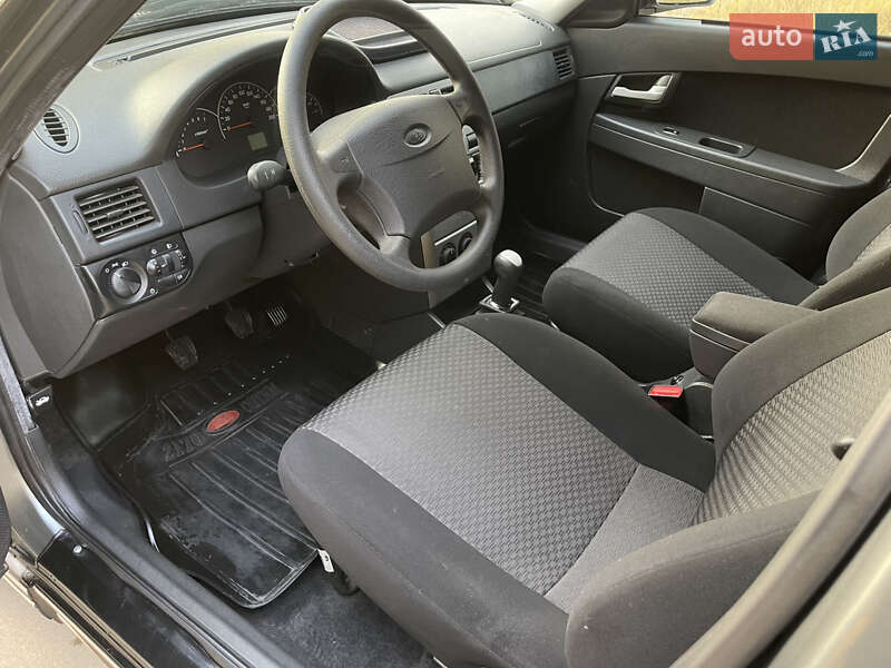 Універсал ВАЗ / Lada 2171 Priora 2011 в Славуті