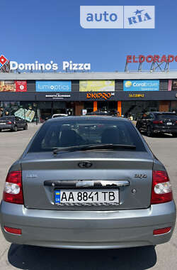 Хэтчбек ВАЗ 2172 Priora 2008 в 