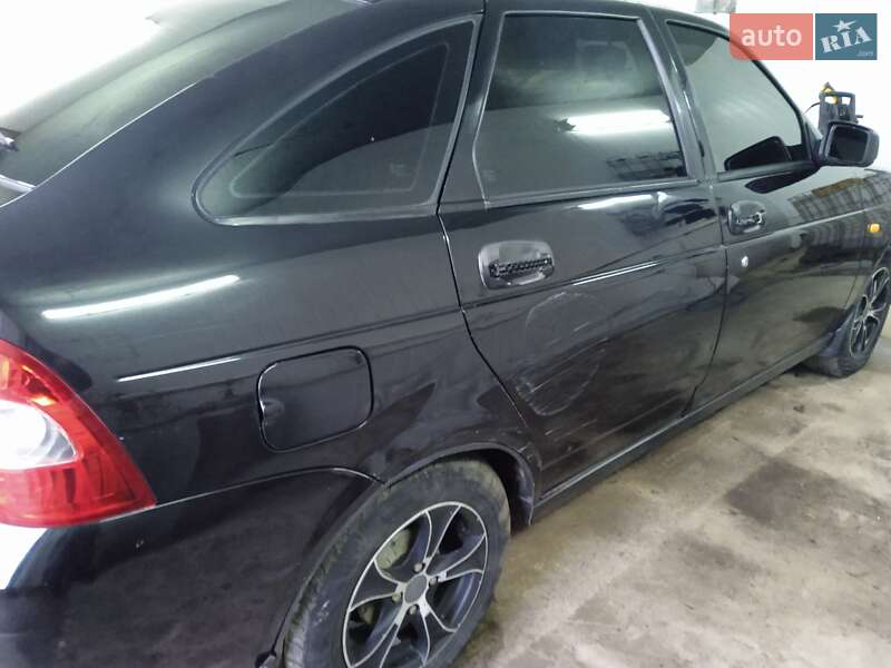 Хетчбек ВАЗ / Lada 2172 Priora 2008 в Лохвиці фото 3 Хетчбек ВАЗ / Lada 2172 Priora 2008 в Лохвиці